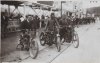 Fotografía de los motoristas Alejandro Arteche, Victor Landa, Manuel Fuentes, participantes con Harley Davidson el en II Gran Premio de Motocicletas