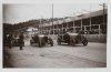 Fotografía de los automóviles pasando ante las tribunas del Circuito de Lasarte