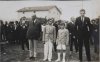 Fotografía del dictador Primo de Rivera junto con los infantes Juan y Gonzalo de Borbón en el Circuito de Lasarte