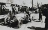 Fotografía del piloto con automóvil Bugatti en el Circuito de Lasarte