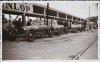 Fotografía de los Bugatti de Jean Pierre Wimille, René Dreyfus y Antonio Brivio aparcados en el circuito de Lasarte 