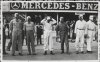 Fotografía de la presentación de los equipos Alemanes: Mercedes Benz (Manfred von Brauschistch,Luigi Fagioli y Rudolf Caracciola) y Auto-Union ( Bernard Rosemeyer, Archille Varzi y  Hans Stuck von Viliez)