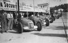 Fotografía de los automóviles Mercedes aparcados en los boxes