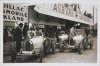 Fotografía de tres de los automóviles Bugattis participantes en el I Gran Premio de España y dirigidos por Jules Goux, Fernando Minoia y Bartolomeo Costantini respectivamente